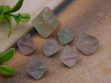 FLUORITE ROCK STONE LAPIDARY SPECIMEN