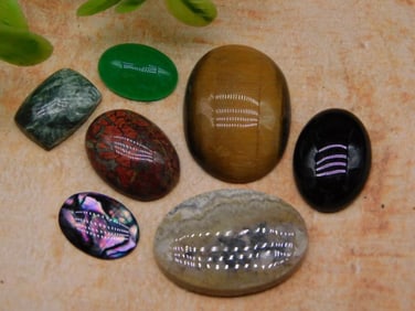 CABOCHONS ROCK STONE LAPIDARY SPECIMEN