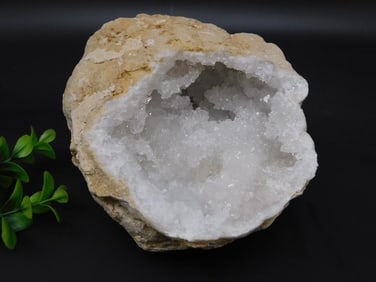 GEODE ROCK STONE LAPIDARY SPECIMEN