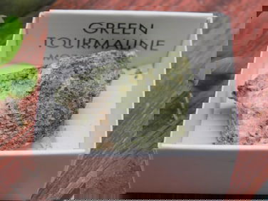 GREEN TOURMALINE ROCK STONE LAPIDARY SPECIMEN