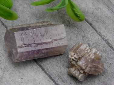 PURPLE ARAGONITE ROCK STONE LAPIDARY SPECIMEN