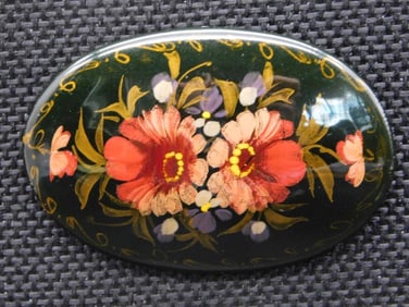 FLOWER PIN PALEKH PAINTED WITH ARTIST SIGNATURE PAINTED ARTWORK MINIATURE VINTAGE ANTIQUE