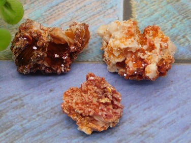 VANADINITE ROCK STONE LAPIDARY SPECIMEN