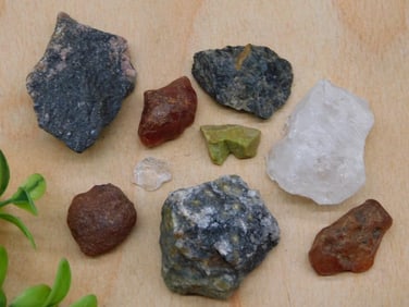 MIXED ROUGH LOT ROCK STONE LAPIDARY SPECIMEN
