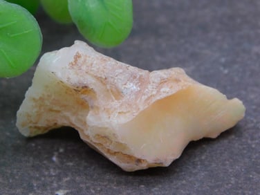 ROUGH OPAL ROCK STONE LAPIDARY SPECIMEN