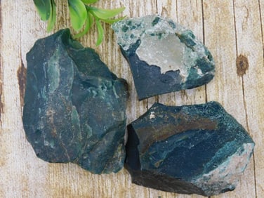 BLOODSTONE ROCK STONE LAPIDARY SPECIMEN