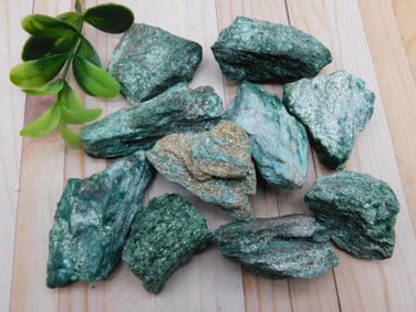 FUCHSITE ROCK STONE LAPIDARY SPECIMEN