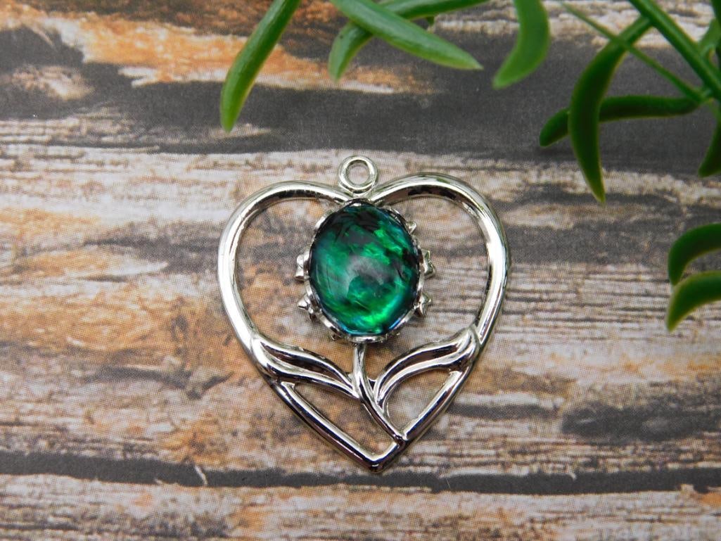 ABALONE STONE HEART PENDANT ROCK STONE LAPIDARY SPECIMEN: ABALONE STONE HEART PENDANT ROCK STONE LAPIDARY SPECIMEN