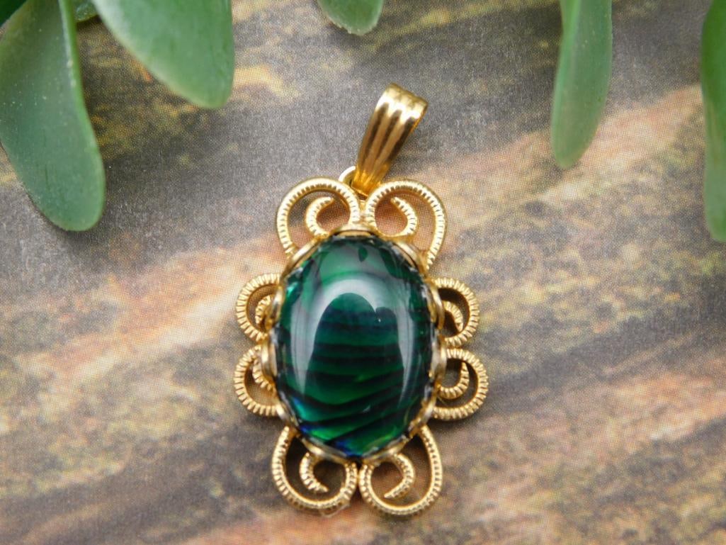 ABALONE STONE PENDANT ROCK STONE LAPIDARY SPECIMEN: ABALONE STONE PENDANT ROCK STONE LAPIDARY SPECIMEN
