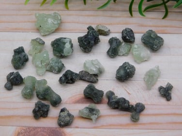 PREHNITE ROCK STONE LAPIDARY SPECIMEN