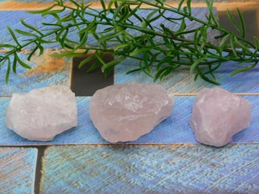 ROSE QUARTZ ROCK STONE LAPIDARY SPECIMEN