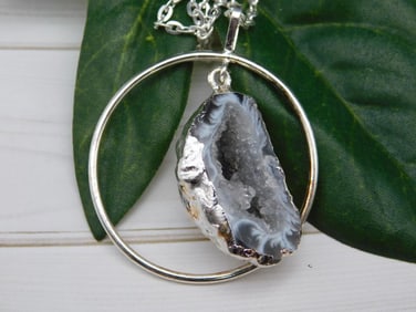 GEODE HALF PENDANT NECKLACE ROCK STONE LAPIDARY SPECIMEN