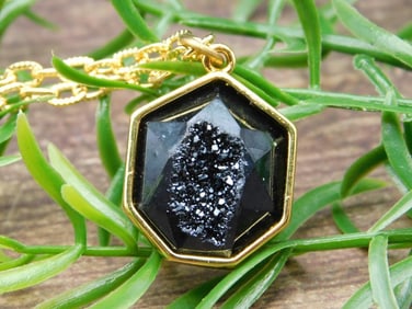 DRUZY QUARTZ PENDANT NECKLACE ROCK STONE LAPIDARY SPECIMEN