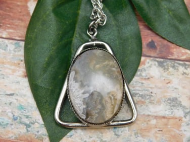 CRAZY LACE PENDANT NECKLACE ROCK STONE LAPIDARY SPECIMEN