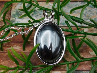 HEMATITE PENDANT NECKLACE ROCK STONE LAPIDARY SPECIMEN