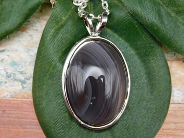 BANDED AGATE PENDANT NECKLACE ROCK STONE LAPIDARY SPECIMEN