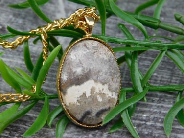CRAZY LACE AGATE PENDANT NECKLACE ROCK STONE LAPIDARY SPECIMEN