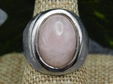 ROSE QUARTZ RING ROCK STONE LAPIDARY SPECIMEN