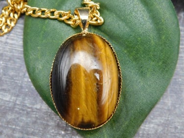 TIGERS EYE PENDANT NECKLACE ROCK STONE LAPIDARY SPECIMEN