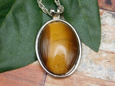 TIGERS EYE PENDANT NECKLACE ROCK STONE LAPIDARY SPECIMEN