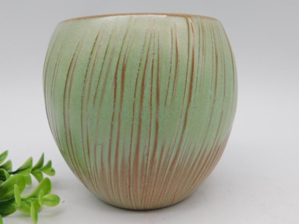 FRANKOMA GREEN AND TAN POT VINTAGE ANTIQUE: FRANKOMA GREEN AND TAN POT VINTAGE ANTIQUE