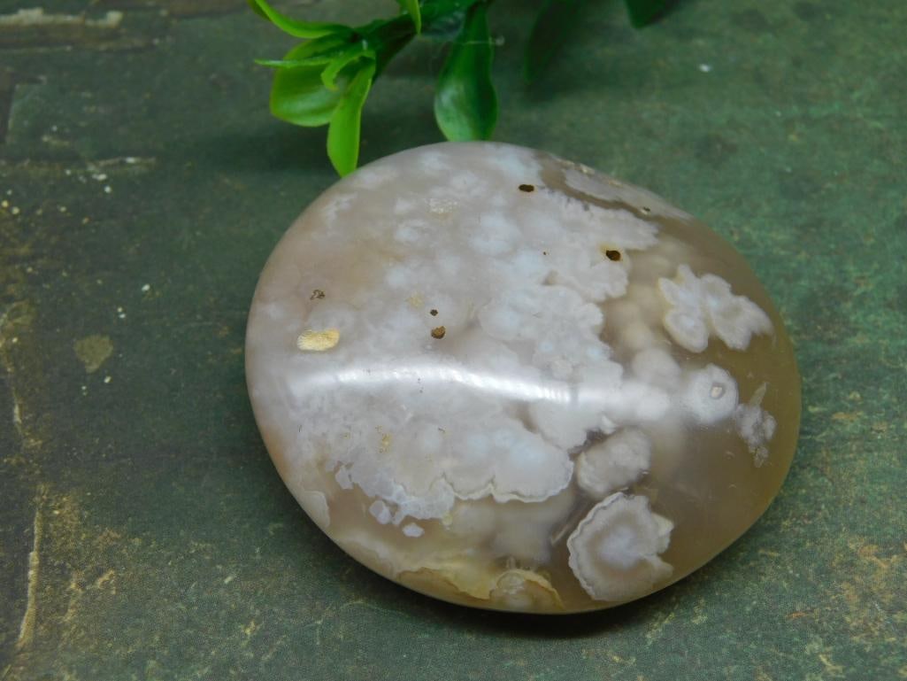 HATMANS FLOWER PETAL AGATE ROCK STONE LAPIDARY SPECIMEN: HATMANS FLOWER PETAL AGATE ROCK STONE LAPIDARY SPECIMEN