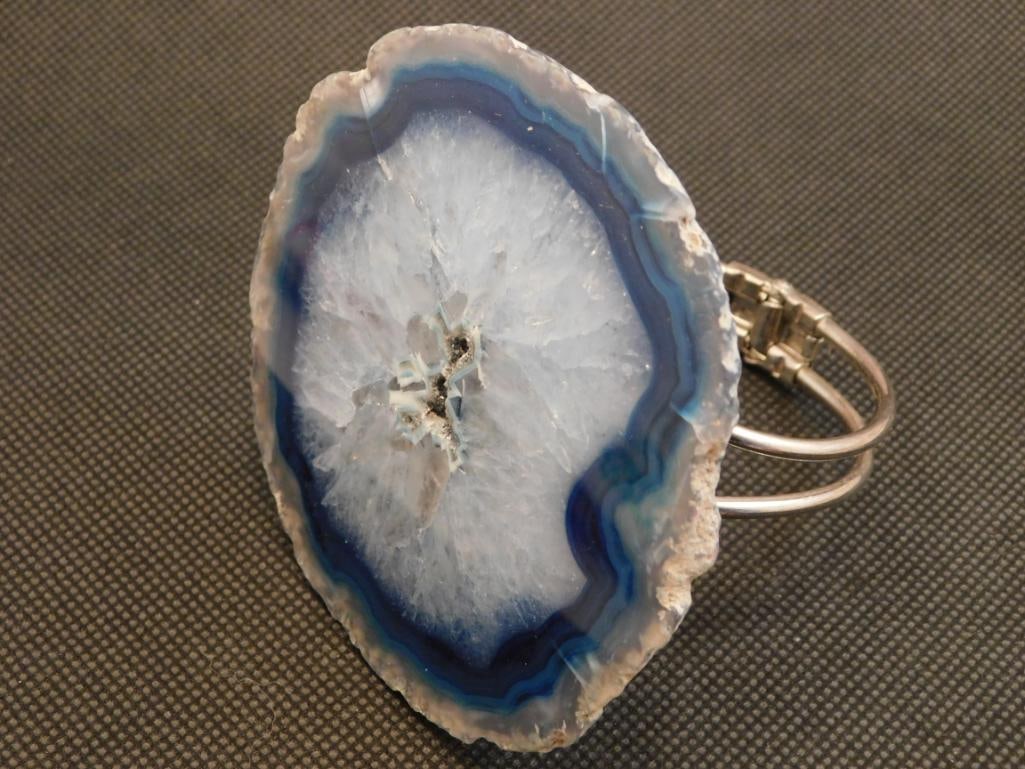 AGATE SLICEMETAL CUFF BRACELET ROCK STONE LAPIDARY SPECIMEN: AGATE SLICEMETAL CUFF BRACELET ROCK STONE LAPIDARY SPECIMEN