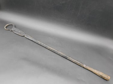 HAND FORGED IRON HANDLE ORNATE