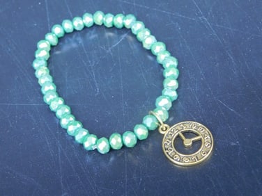 CLICK PENDANT ON SPARKLE BEAD BRACELET VINTAGE ANTIQUE