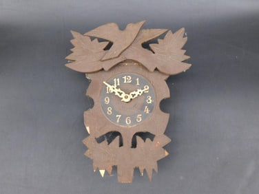 WALL CLOCK VINTAGE ANTIQUE COLLECTIBLE