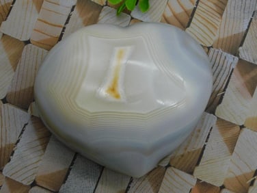 AGATE HEART ROCK STONE LAPIDARY SPECIMEN