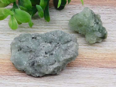 PREHNITE ROCK STONE LAPIDARY SPECIMEN