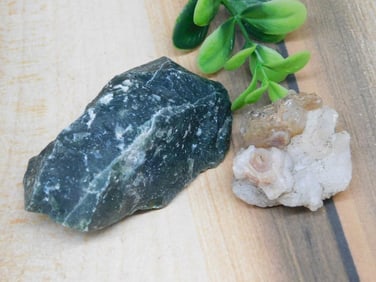 MIXED ROUGH LOT ROCK STONE LAPIDARY SPECIMEN