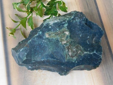 BLOODSTONE ROCK STONE LAPIDARY SPECIMEN