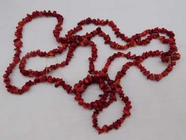RED CORAL CHIP NECKLACE