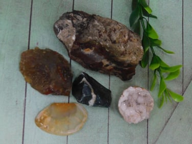 MIXED ROUGH LOT ROCK STONE LAPIDARY SPECIMEN