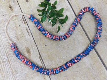 AFRICAN TRADE BEADS ROCK STONE LAPIDARY SPECIMEN