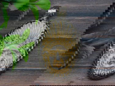 CARVED BONE CHIEF PENDANT VINTAGE ANTIQUE