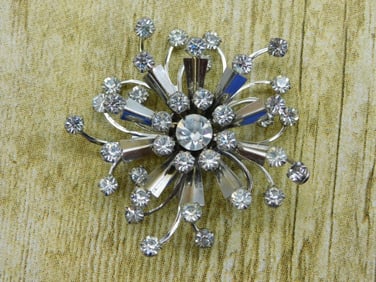 CRYSTAL SNOWFLAKE BROOCH VINTAGE ANTIQUE