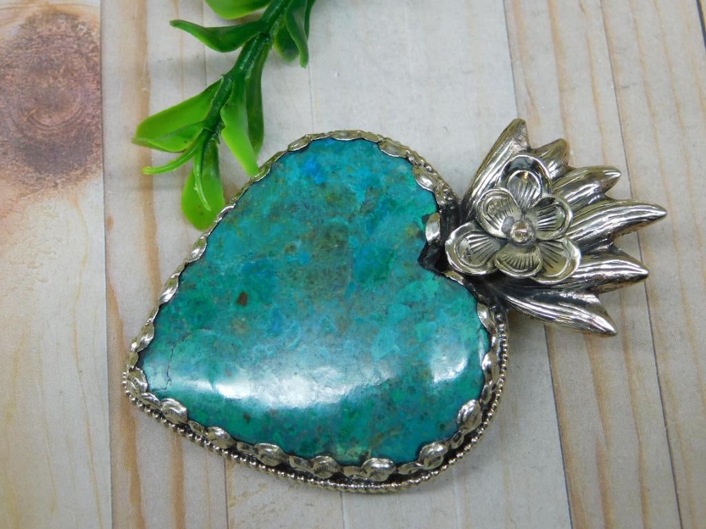 CHRYSOCOLLA PENDANT WITH INTRICATE TOOLING ROCK STONE LAPIDARY SPECIMEN: CHRYSOCOLLA PENDANT WITH INTRICATE TOOLING ROCK STONE LAPIDARY SPECIMEN