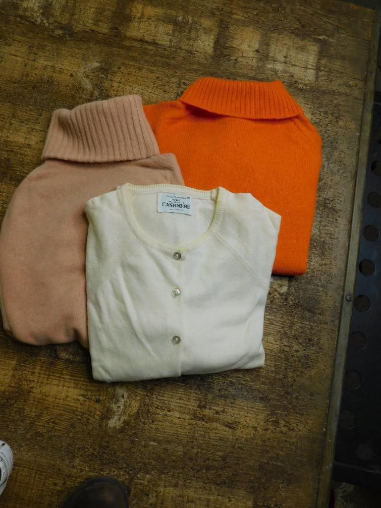 MIXED SWEATER LOT VINTAGE CLOTHING: MIXED SWEATER LOT VINTAGE CLOTHING