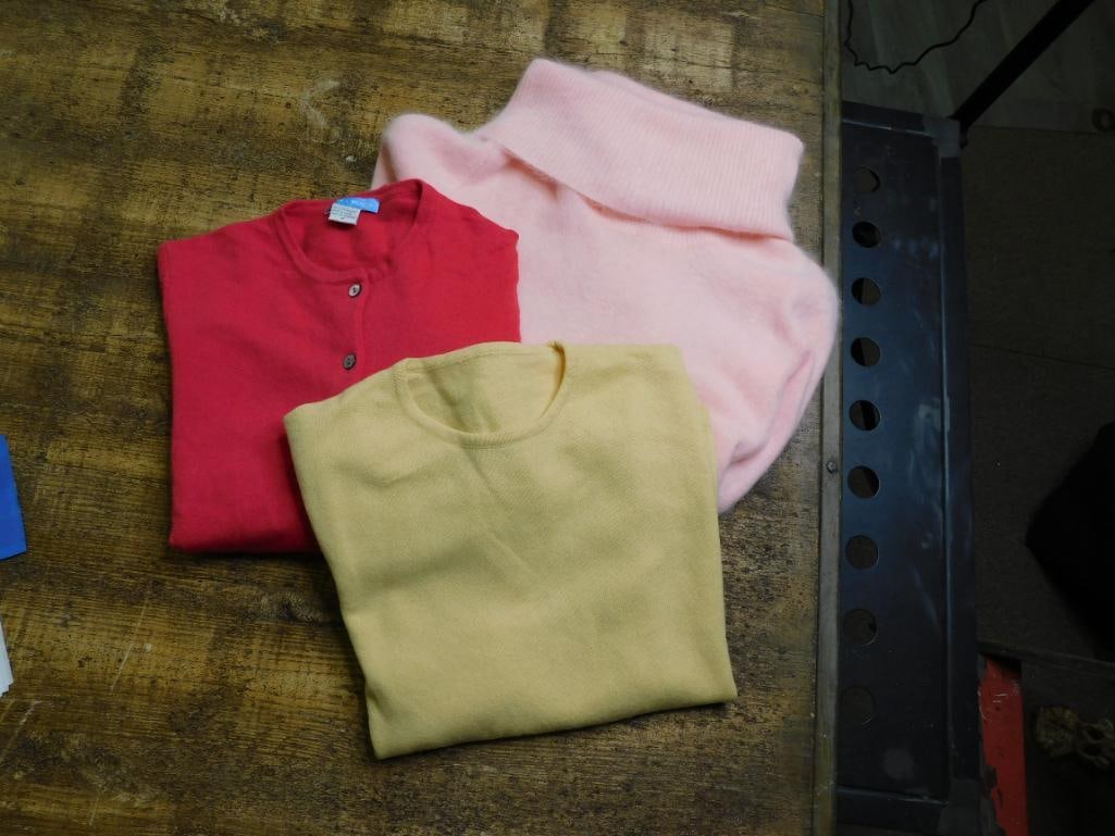 MIXED SWEATER LOT VINTAGE CLOTHING: MIXED SWEATER LOT VINTAGE CLOTHING