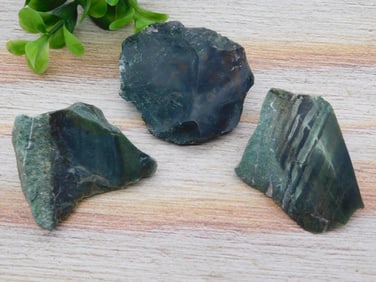 BLOODSTONE ROCK STONE LAPIDARY SPECIMEN
