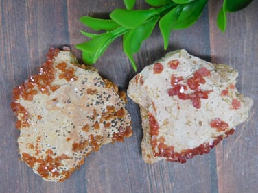 VANADINITE ROCK STONE LAPIDARY SPECIMEN