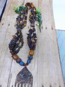 AFRICAN TRADE BEADS ROCK STONE LAPIDARY SPECIMEN