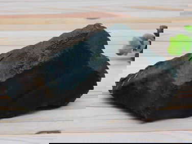 BLOODSTONE ROCK STONE LAPIDARY SPECIMEN