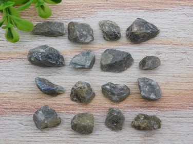 LABRADORITE ROCK STONE LAPIDARY SPECIMEN