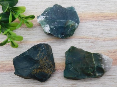 BLOODSTONE ROCK STONE LAPIDARY SPECIMEN