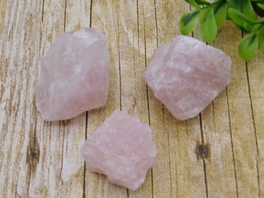 ROSE QUARTZ ROCK STONE LAPIDARY SPECIMEN