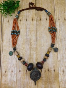 AFRICAN TRADE BEADS ROCK STONE LAPIDARY SPECIMEN